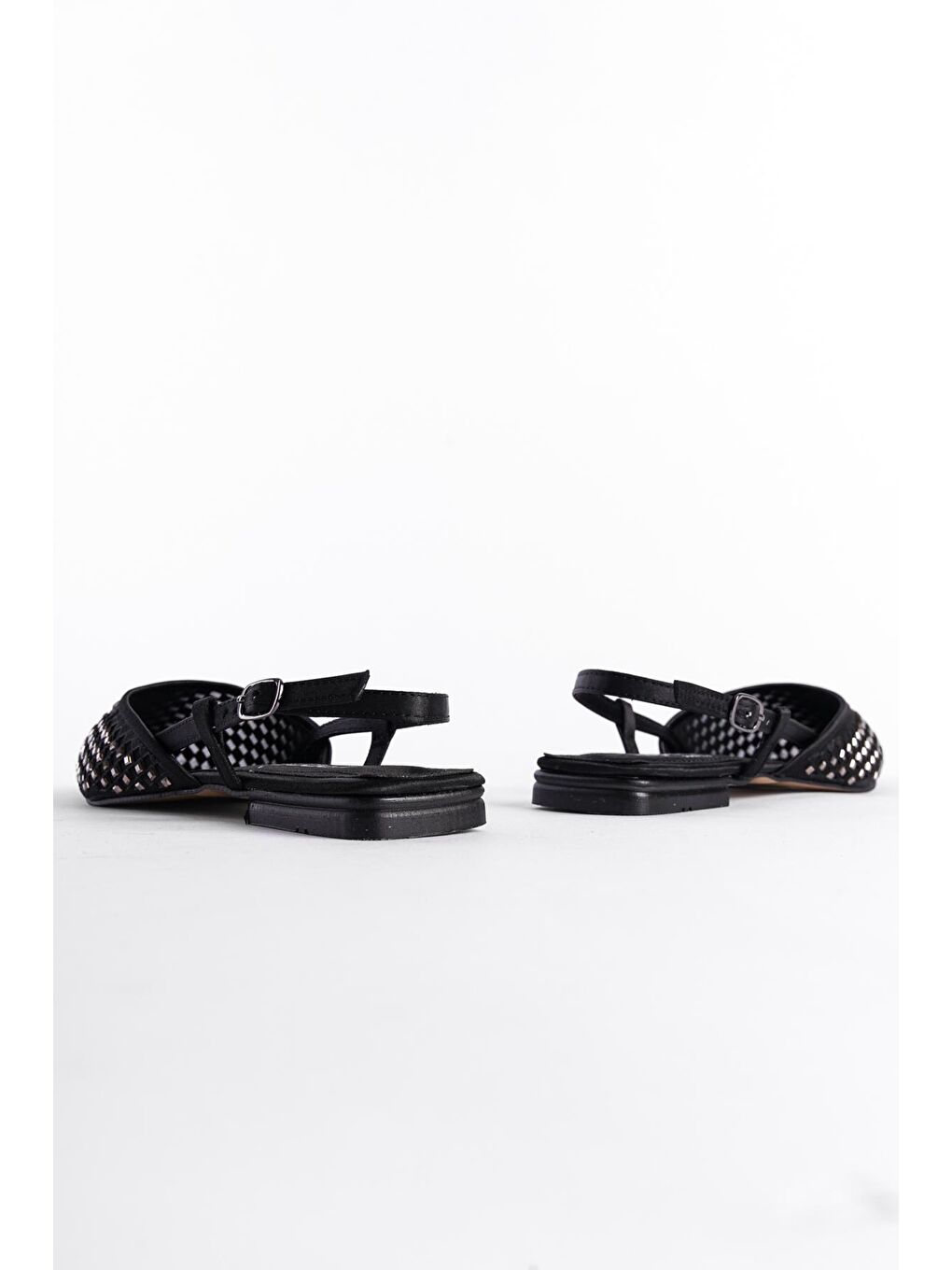 Siyah Sivri Burunlu Taşlı Saten Babet-2