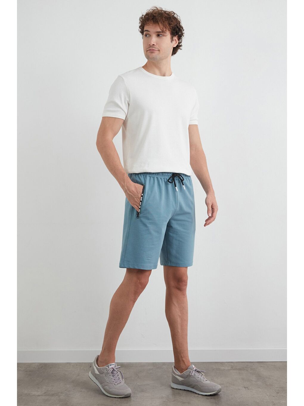 Mavi I`m Fast Baskılı Cebi Fermuarlı Şort
