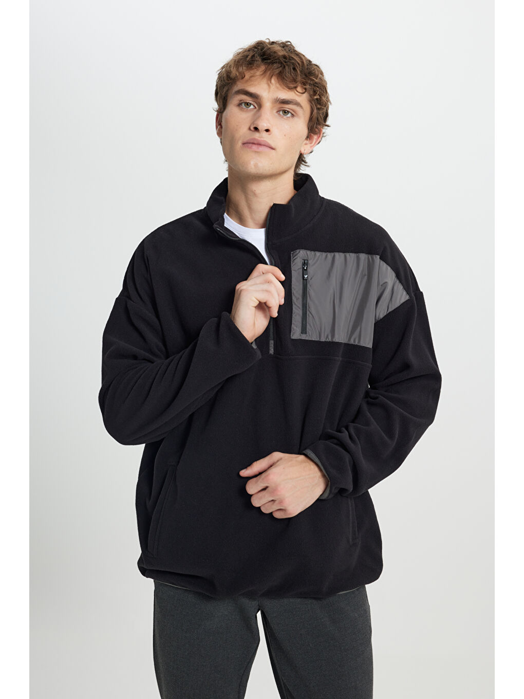 Erkek Siyah Oversize Bol Kesim Bato Yaka Cep Detaylı Fermuarlı Soğuk Geçirmez Polar Sweatshirt-2
