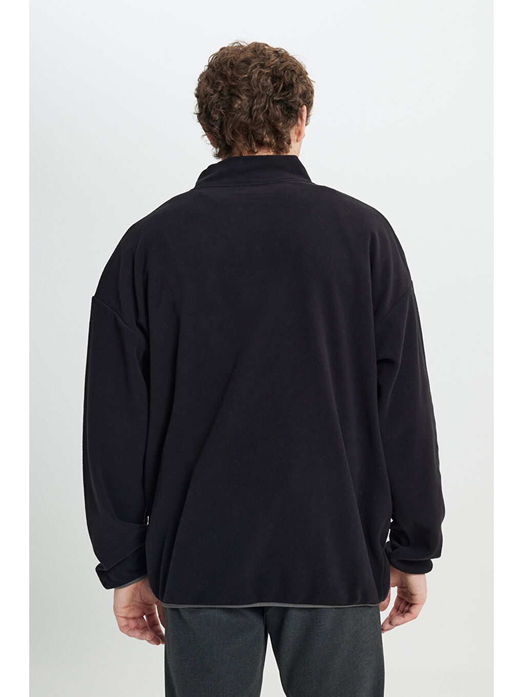 Erkek Siyah Oversize Bol Kesim Bato Yaka Cep Detaylı Fermuarlı Soğuk Geçirmez Polar Sweatshirt-5