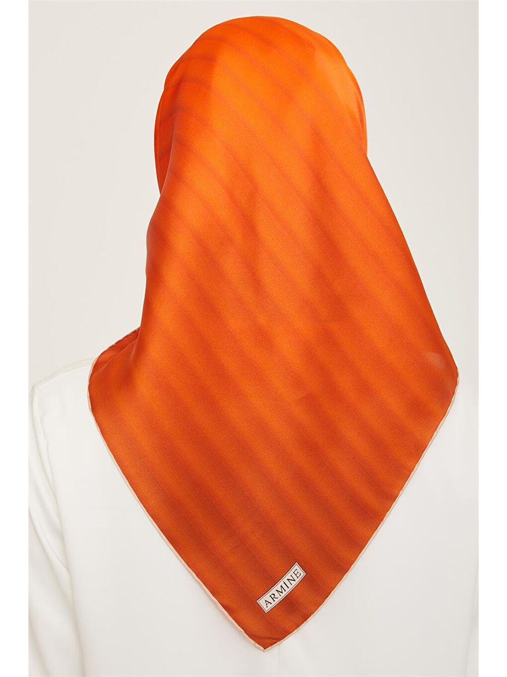 Turuncu Klasik Desenli Sura İpek Eşarp 24Ya9150 50 82-3