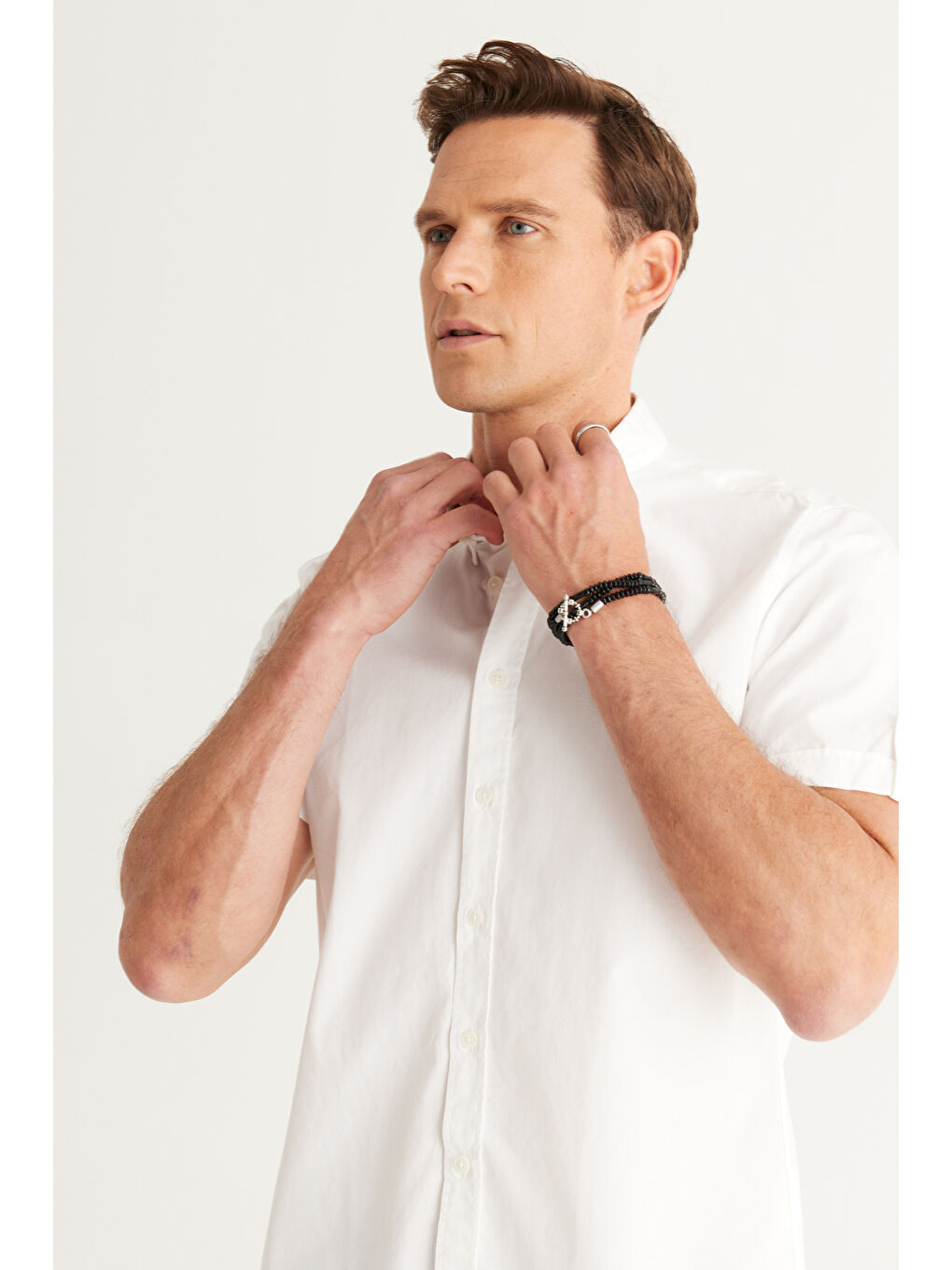 Erkek Beyaz Slim Fit Dar Kesim Düğmeli Yaka Pamuklu Keten Gömlek-1