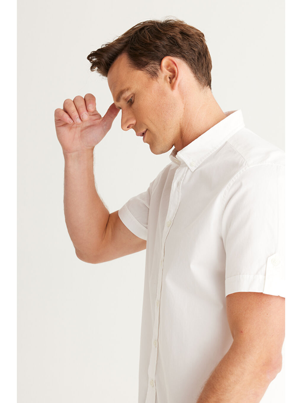 Erkek Beyaz Slim Fit Dar Kesim Düğmeli Yaka Pamuklu Keten Gömlek-2