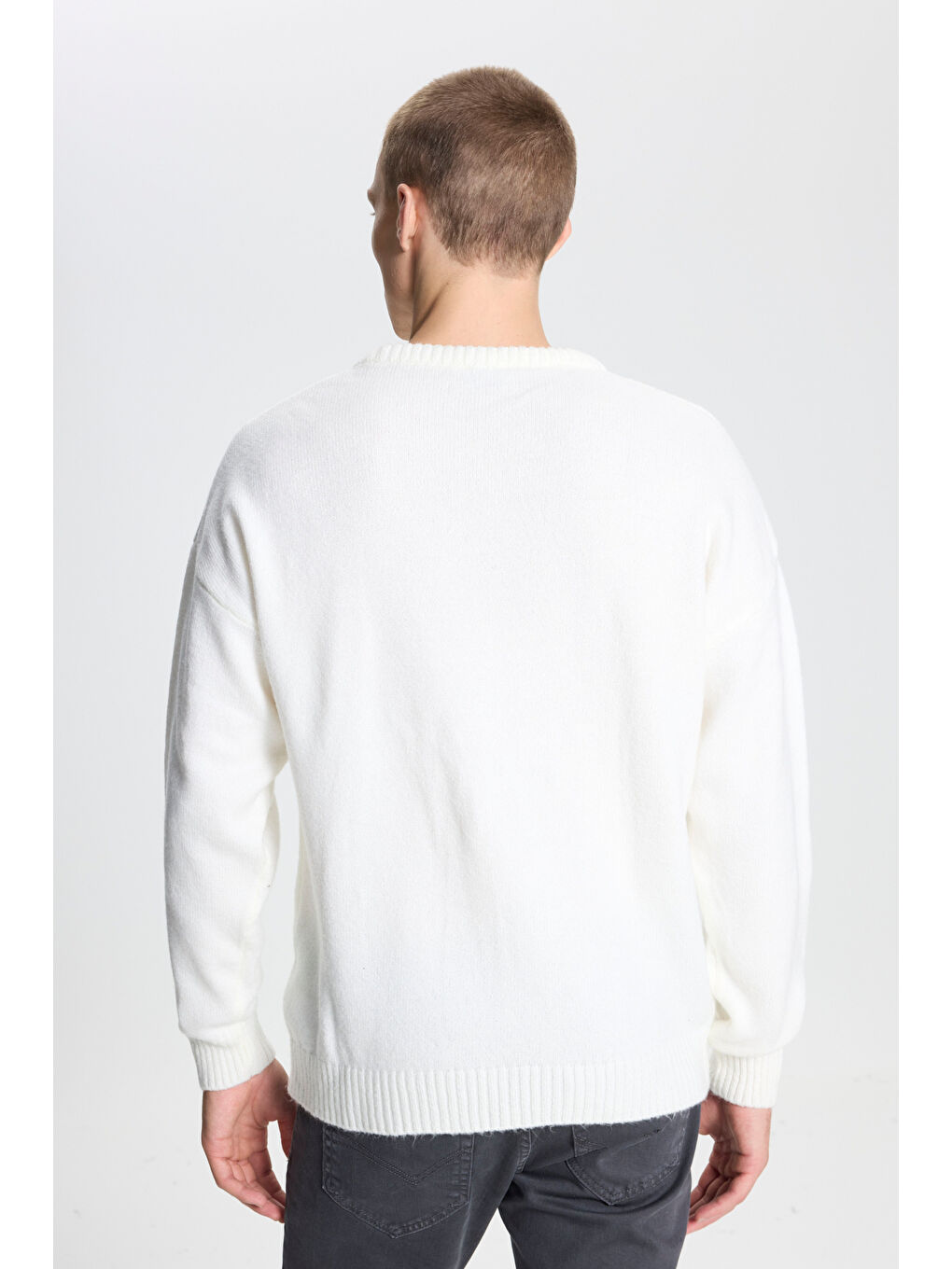 Erkek Ekru Oversize Bol Kesim Bisiklet Yaka Desenli Triko Kazak-4