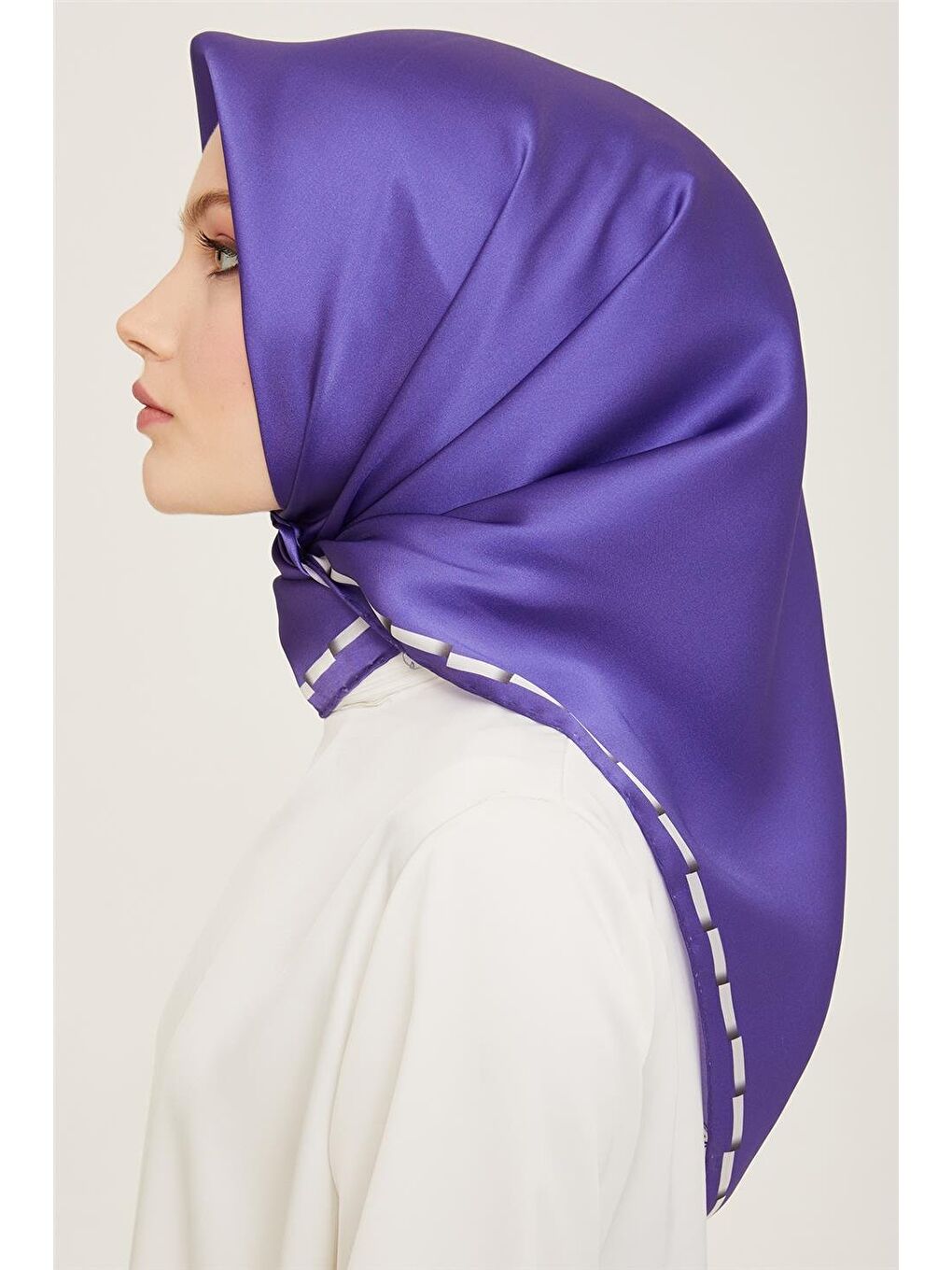 Karışık Monogram Desenli Sura İpek Eşarp 24Ya9166 85 56-2