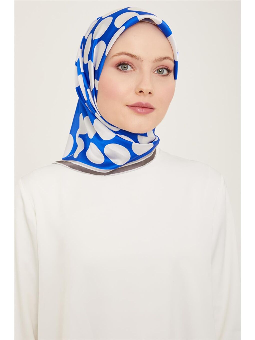 Karışık Geometrik Desenli Twill İpek Eşarp 24Ya9156 86 85