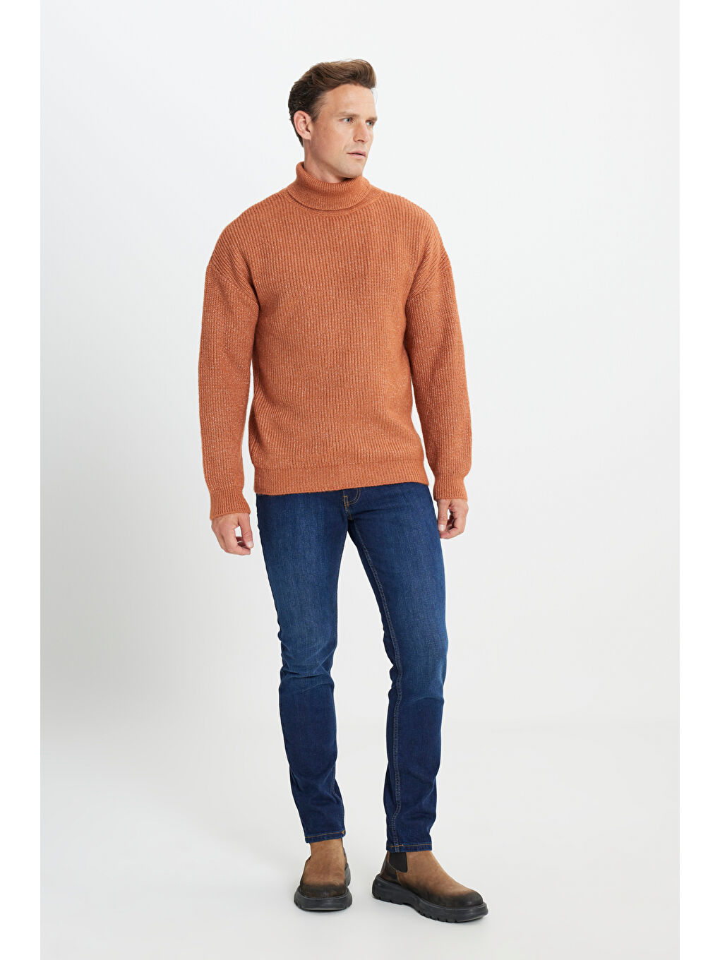 Kahverengi Erkek Tarçın Oversize Bol Kesim Tam Balıkçı Yaka Desenli Triko Kazak-1