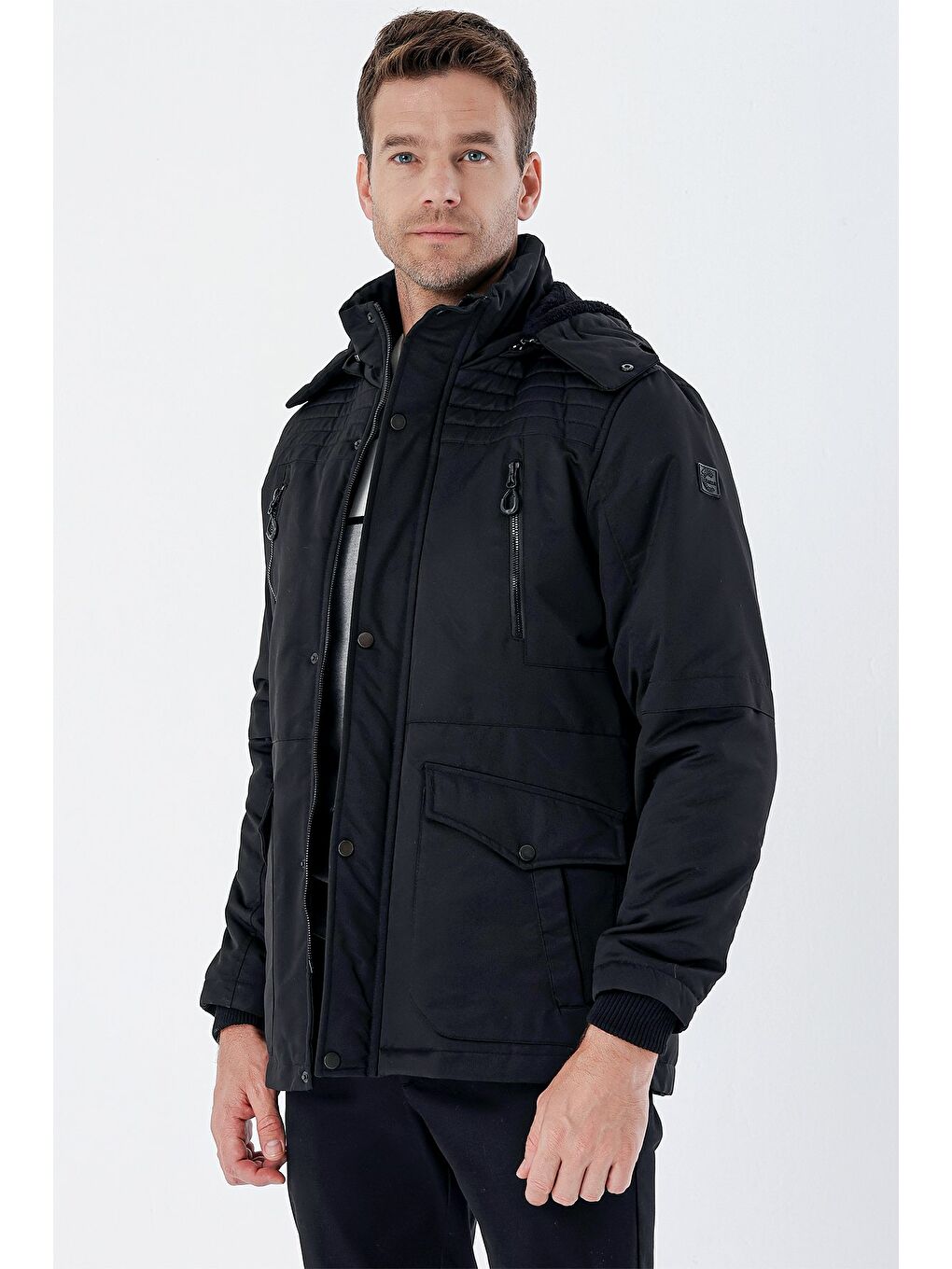 Siyah Gabardin Hakim Yaka Astarlı Slim Fit Dar Kesim Klasik Kaban 1008235157