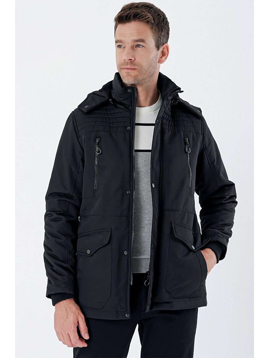 Siyah Gabardin Hakim Yaka Astarlı Slim Fit Dar Kesim Klasik Kaban 1008235157-1