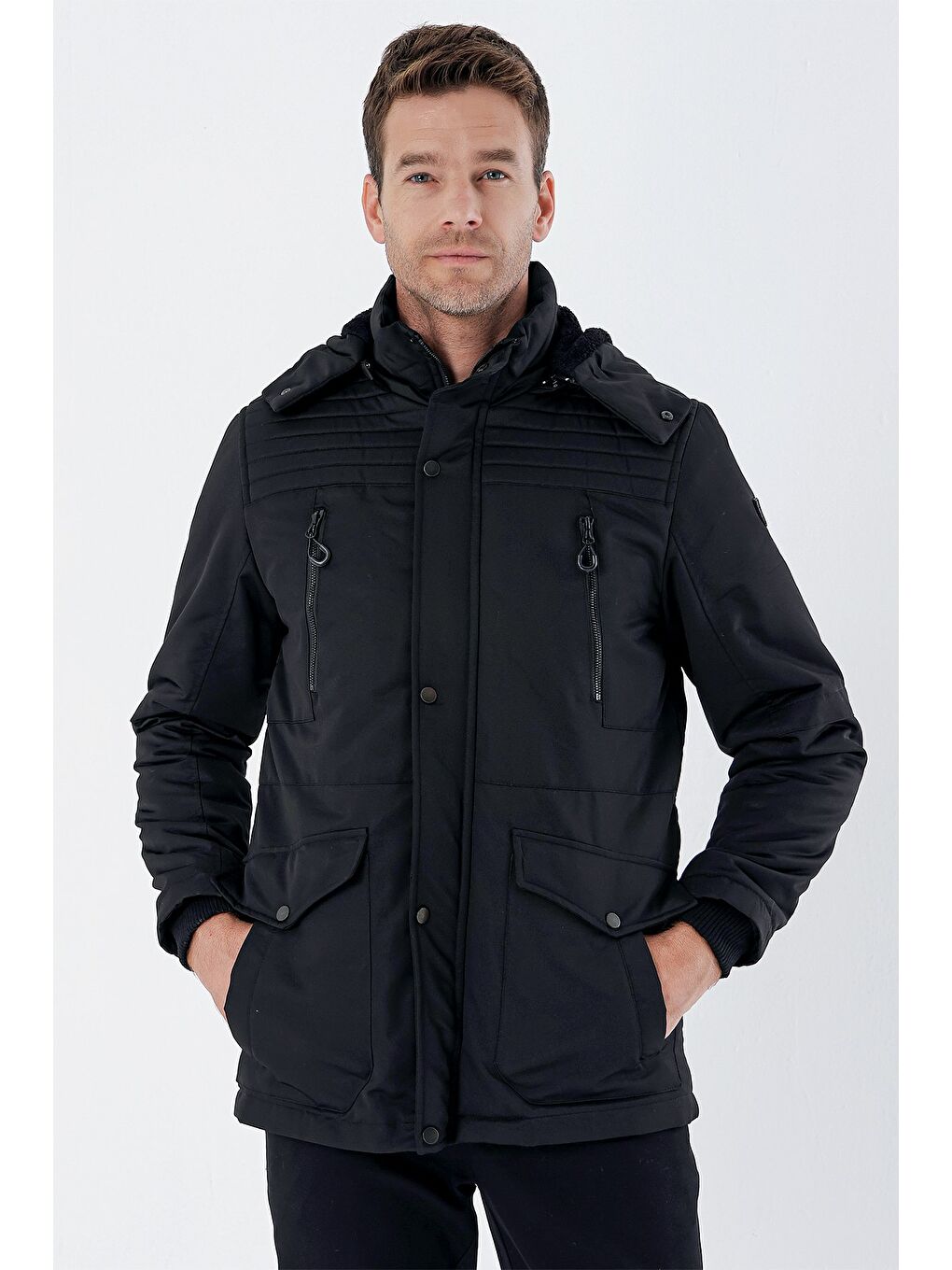 Siyah Gabardin Hakim Yaka Astarlı Slim Fit Dar Kesim Klasik Kaban 1008235157-2