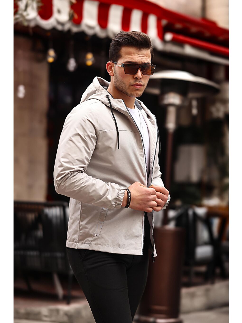 Bej Baskılı Yağmurluk Mevsimlik-1