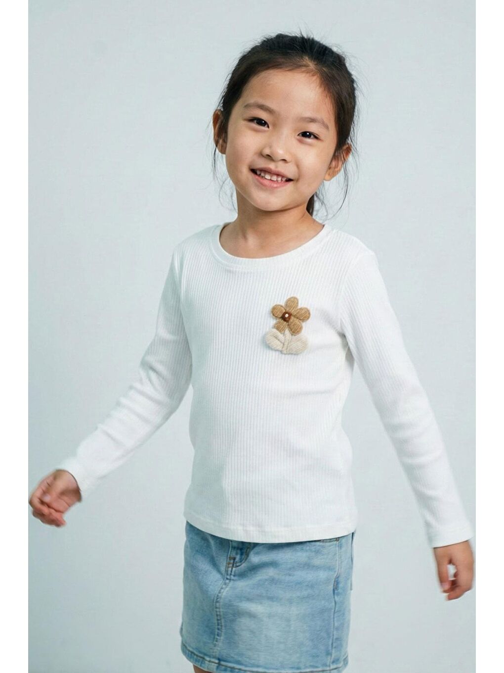 Kız Çocuk Uzun Kollu Tişört Çiçek Arma Detaylı Ekru (3-7 Yaş)-1