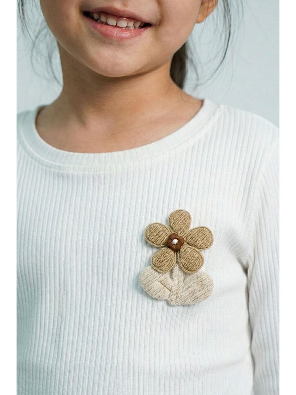 Kız Çocuk Uzun Kollu Tişört Çiçek Arma Detaylı Ekru (3-7 Yaş)-5