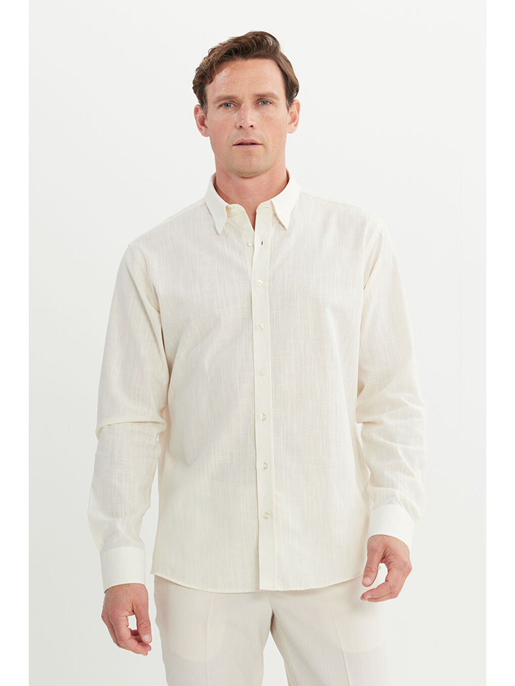 Erkek Ekru Comfort Fit Rahat Kesim Gizli Düğme Yaka %100 Pamuk Flamlı Gömlek