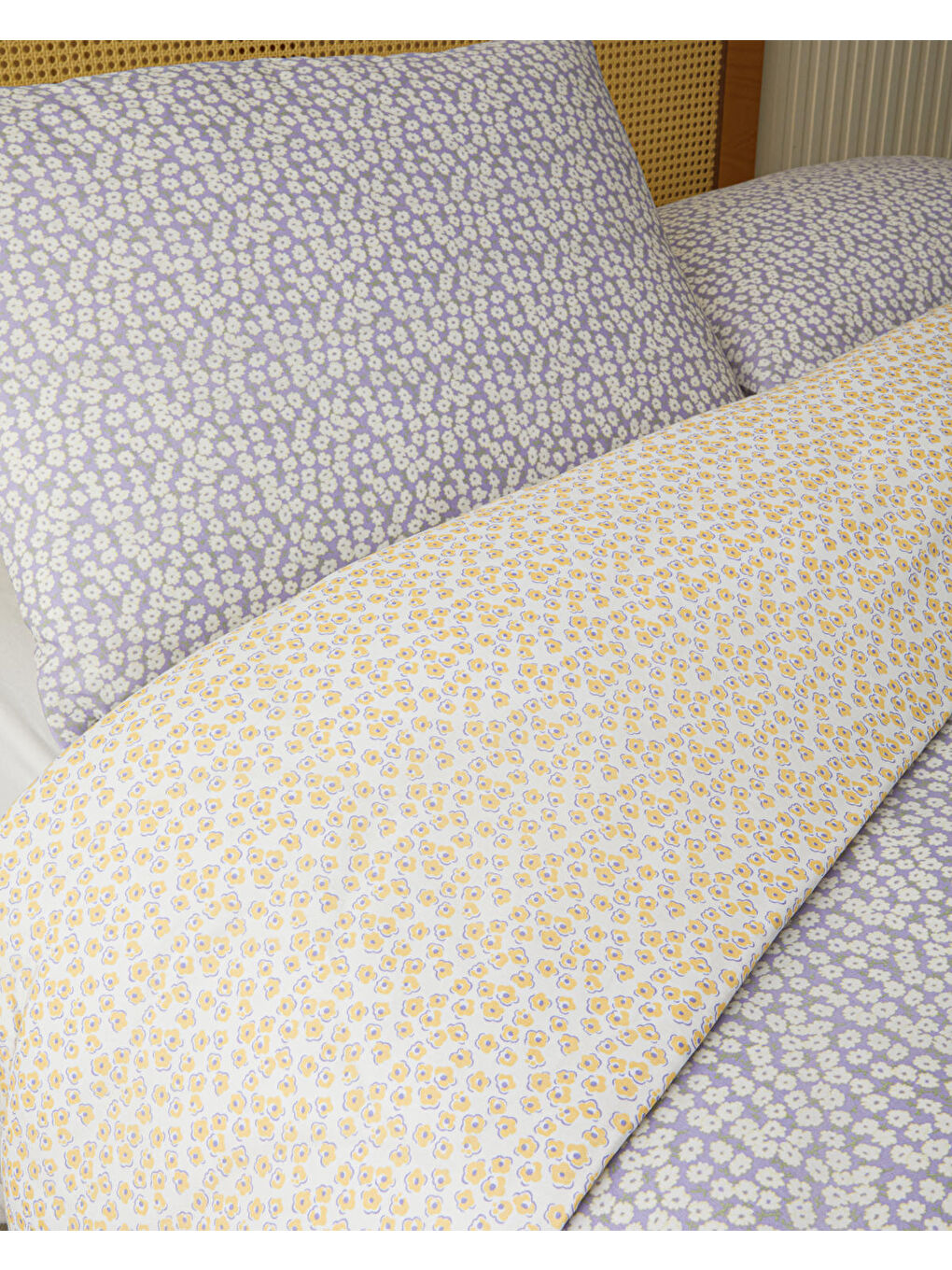 Daisy Touch Kolay Ütülenir Çift Kişilik Nevresim Seti 200x220 cm Lila-Turuncu-1