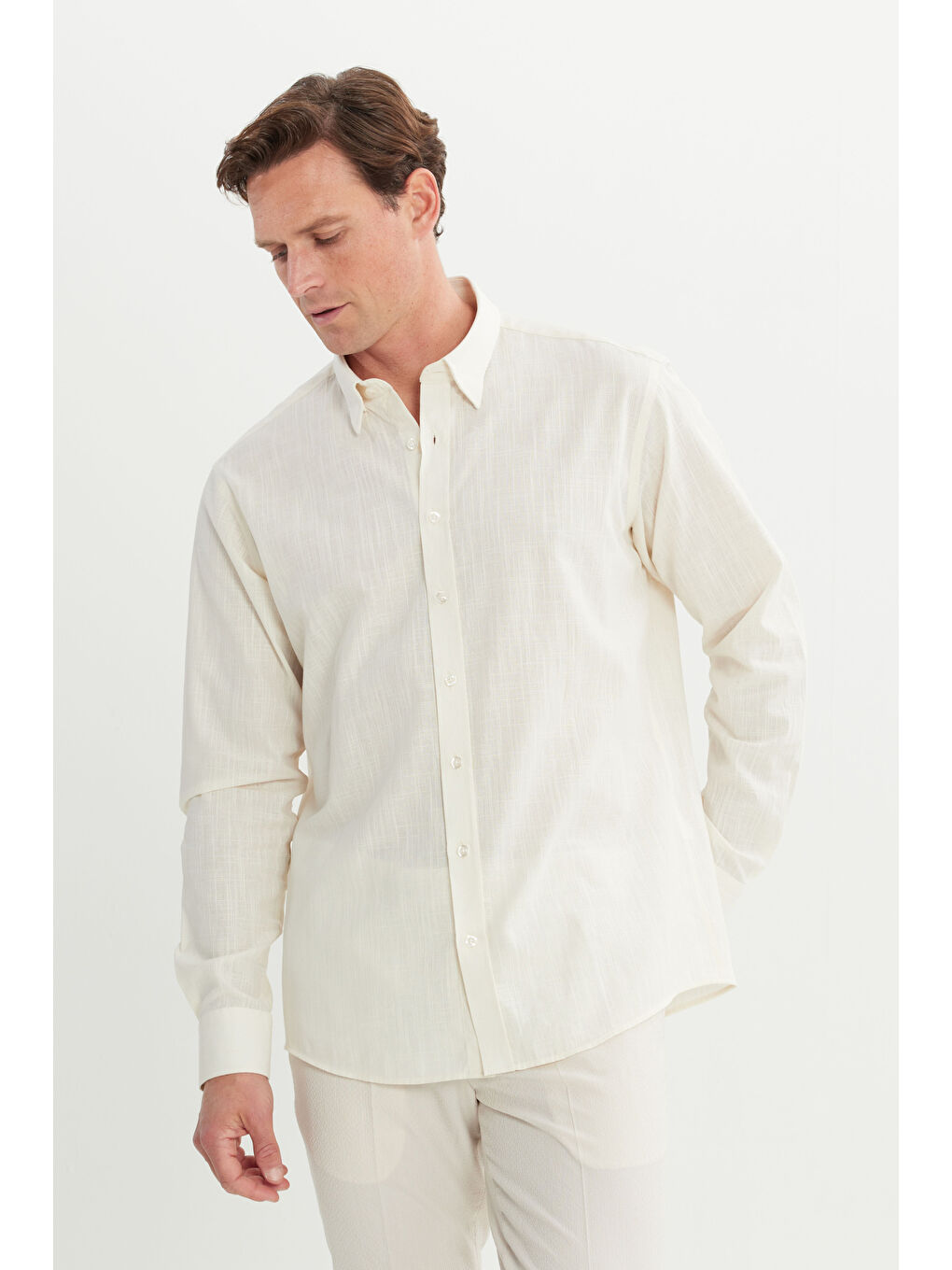 Erkek Ekru Comfort Fit Rahat Kesim Gizli Düğme Yaka %100 Pamuk Flamlı Gömlek-2