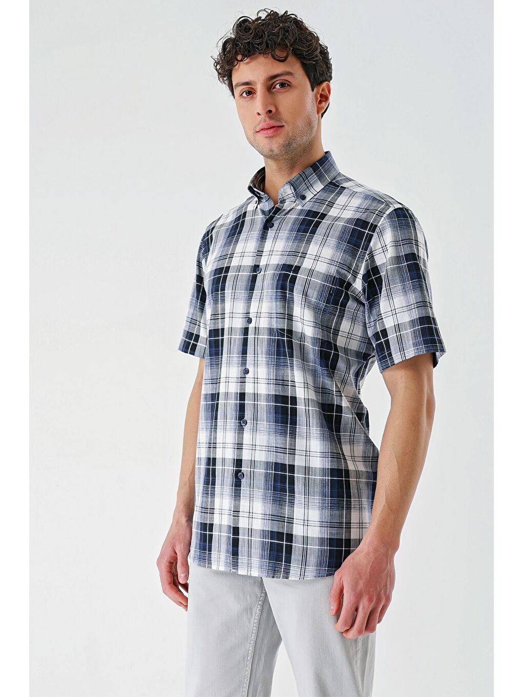 Lacivert Kısa Kollu Ekoseli Cepli %100 Pamuk Klasik Comfort Fit Rahat Kesim Gömlek 1004240196-1