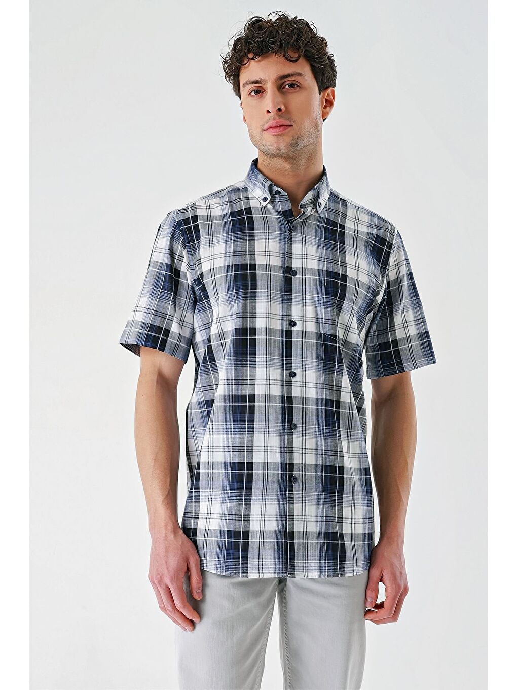 Lacivert Kısa Kollu Ekoseli Cepli %100 Pamuk Klasik Comfort Fit Rahat Kesim Gömlek 1004240196-2