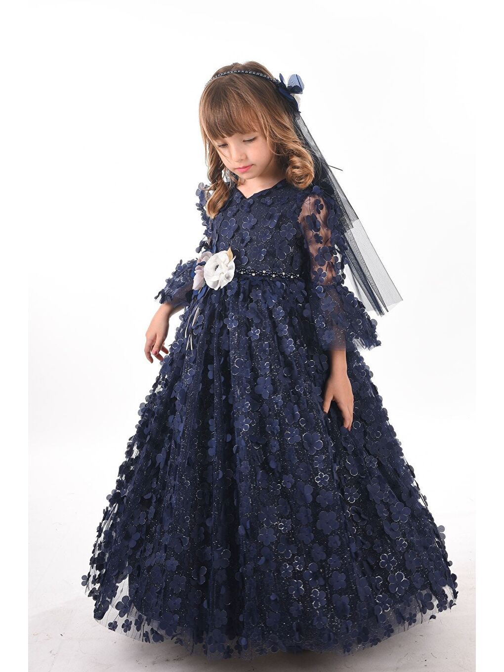 Lacivert Özel Tasarım Uzun Tamamı 3 Boyutlu Kumaş Ve Duvaklı Kız Çocuk Elbise_M2246Y