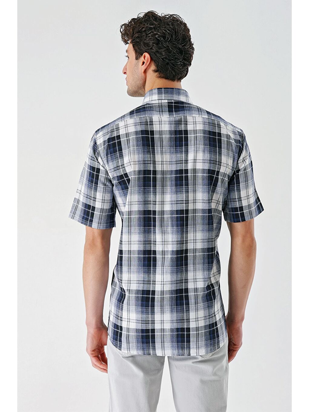 Lacivert Kısa Kollu Ekoseli Cepli %100 Pamuk Klasik Comfort Fit Rahat Kesim Gömlek 1004240196-5