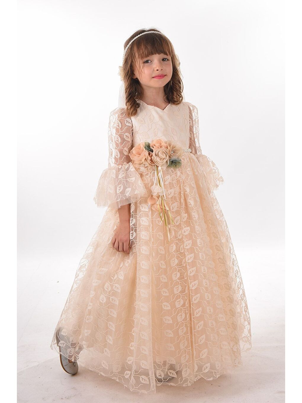 Bej Özel Tasarım Uzun Tamamı 3 Boyutlu Kumaş Ve Duvaklı Kız Çocuk Elbise_M2246Y-1