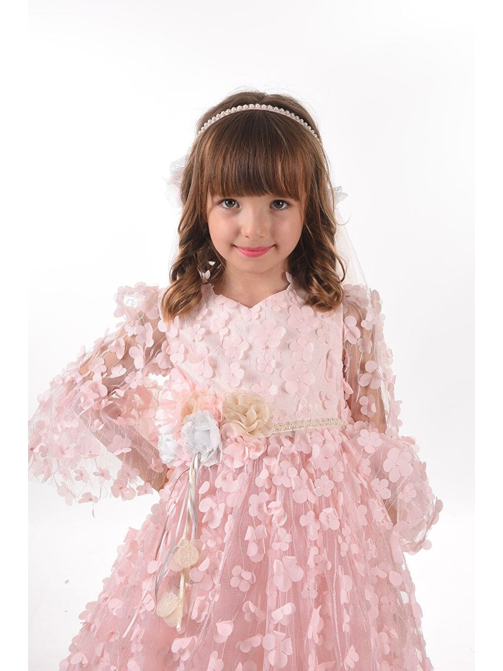 Pembe Özel Tasarım Uzun Tamamı 3 Boyutlu Kumaş Ve Duvaklı Kız Çocuk Elbise_M2246Y-7