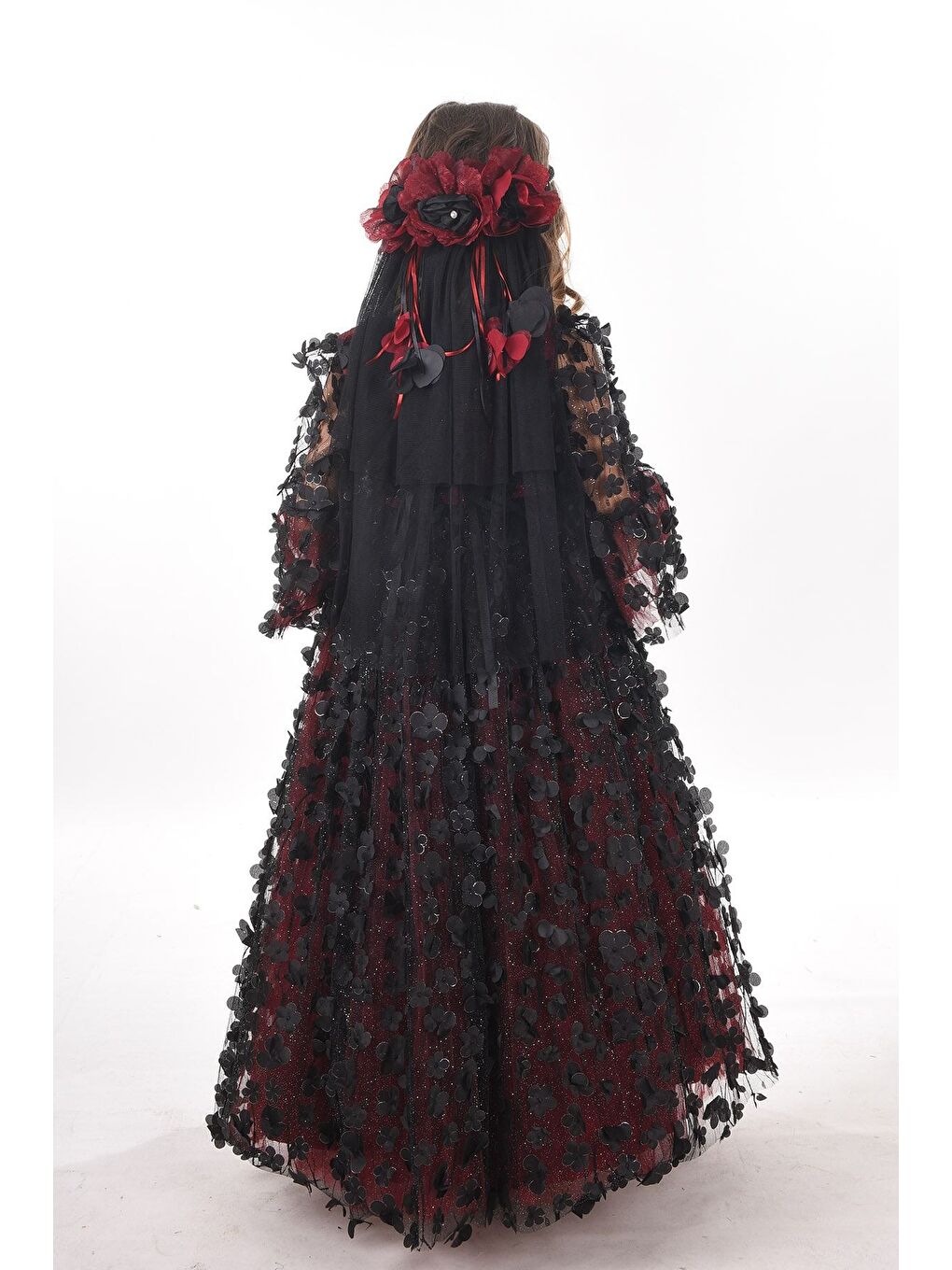 Siyah Özel Tasarım Uzun Tamamı 3 Boyutlu Kumaş Ve Duvaklı Kız Çocuk Elbise_M2246Y-1