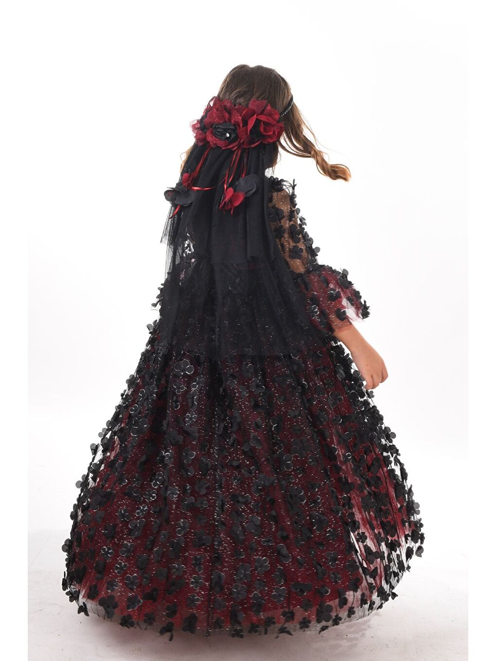 Siyah Özel Tasarım Uzun Tamamı 3 Boyutlu Kumaş Ve Duvaklı Kız Çocuk Elbise_M2246Y-7