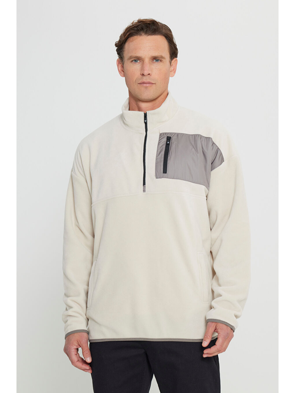 Erkek Bej Oversize Bol Kesim Bato Yaka Cep Detaylı Fermuarlı Soğuk Geçirmez Polar Sweatshirt