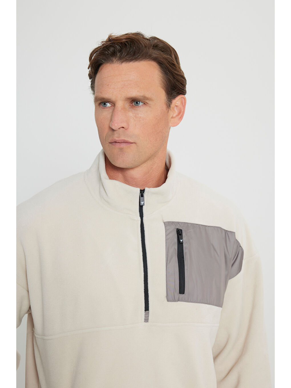 Erkek Bej Oversize Bol Kesim Bato Yaka Cep Detaylı Fermuarlı Soğuk Geçirmez Polar Sweatshirt-3