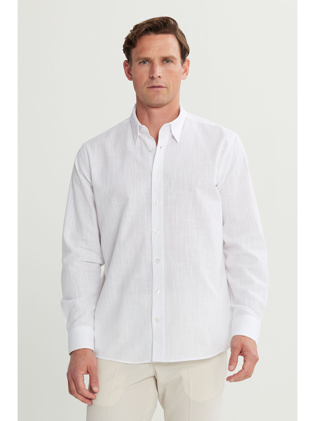 Erkek Beyaz Comfort Fit Rahat Kesim Gizli Düğme Yaka %100 Pamuk Flamlı Gömlek-2