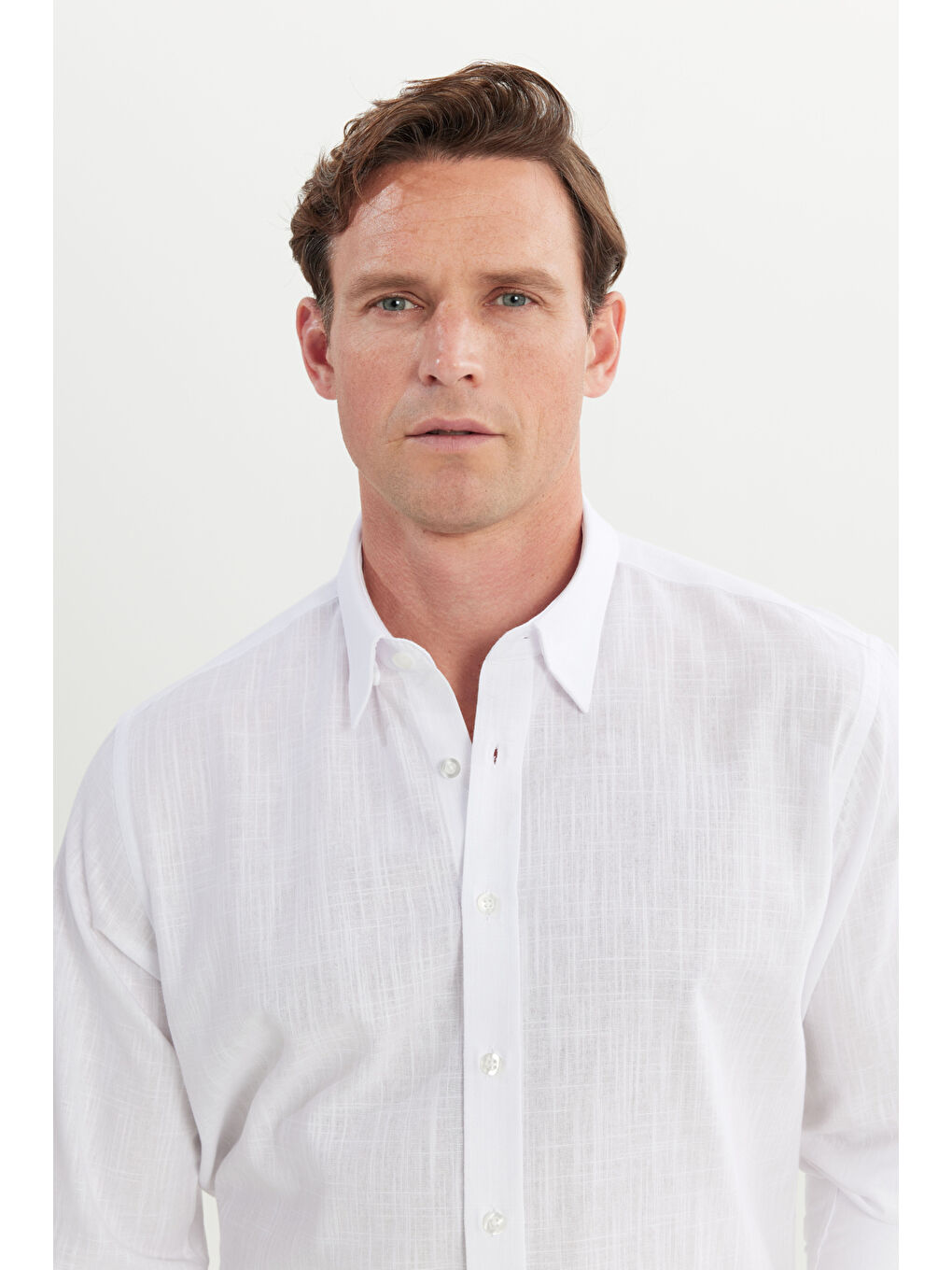 Erkek Beyaz Comfort Fit Rahat Kesim Gizli Düğme Yaka %100 Pamuk Flamlı Gömlek-3