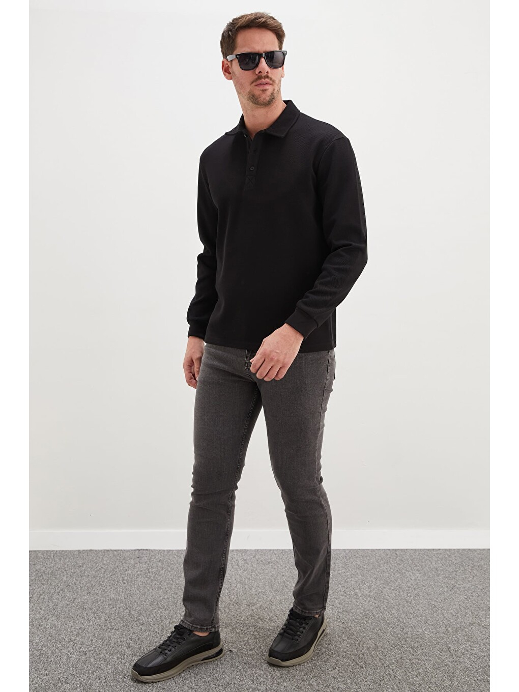 Siyah Yarım Düğmeli Polo Yaka Pike Sweatshirt-3