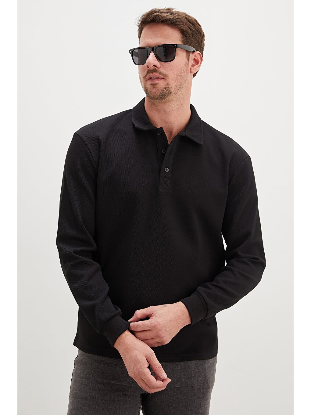 Siyah Yarım Düğmeli Polo Yaka Pike Sweatshirt-4