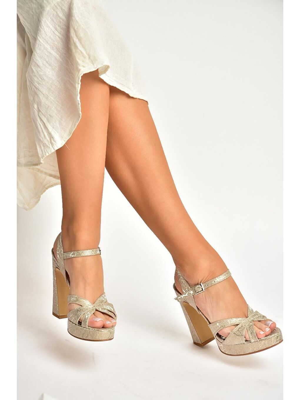 Sarı Altın Kadın Topuklu Ayakkabı Y246170214-2