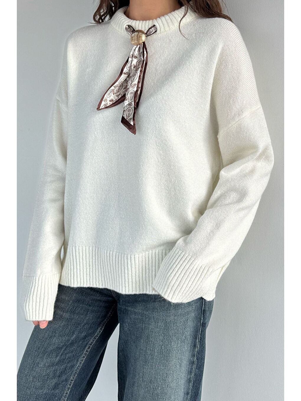 Ekru Kadın Bisiklet Yaka Fular Aksesuarlı Triko Kazak-2