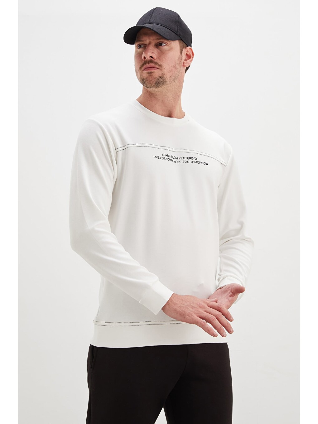 Ekru Yazı Baskılı Çimalı Bisiklet Yaka Modal Sweatshirt-2