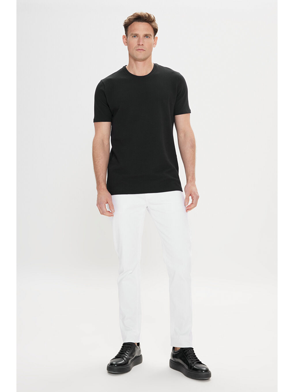 Erkek Siyah Slim Fit Dar Kesim Bisiklet Yaka Kısa Kollu Yumuşak Tuşeli Basic Tişört-1