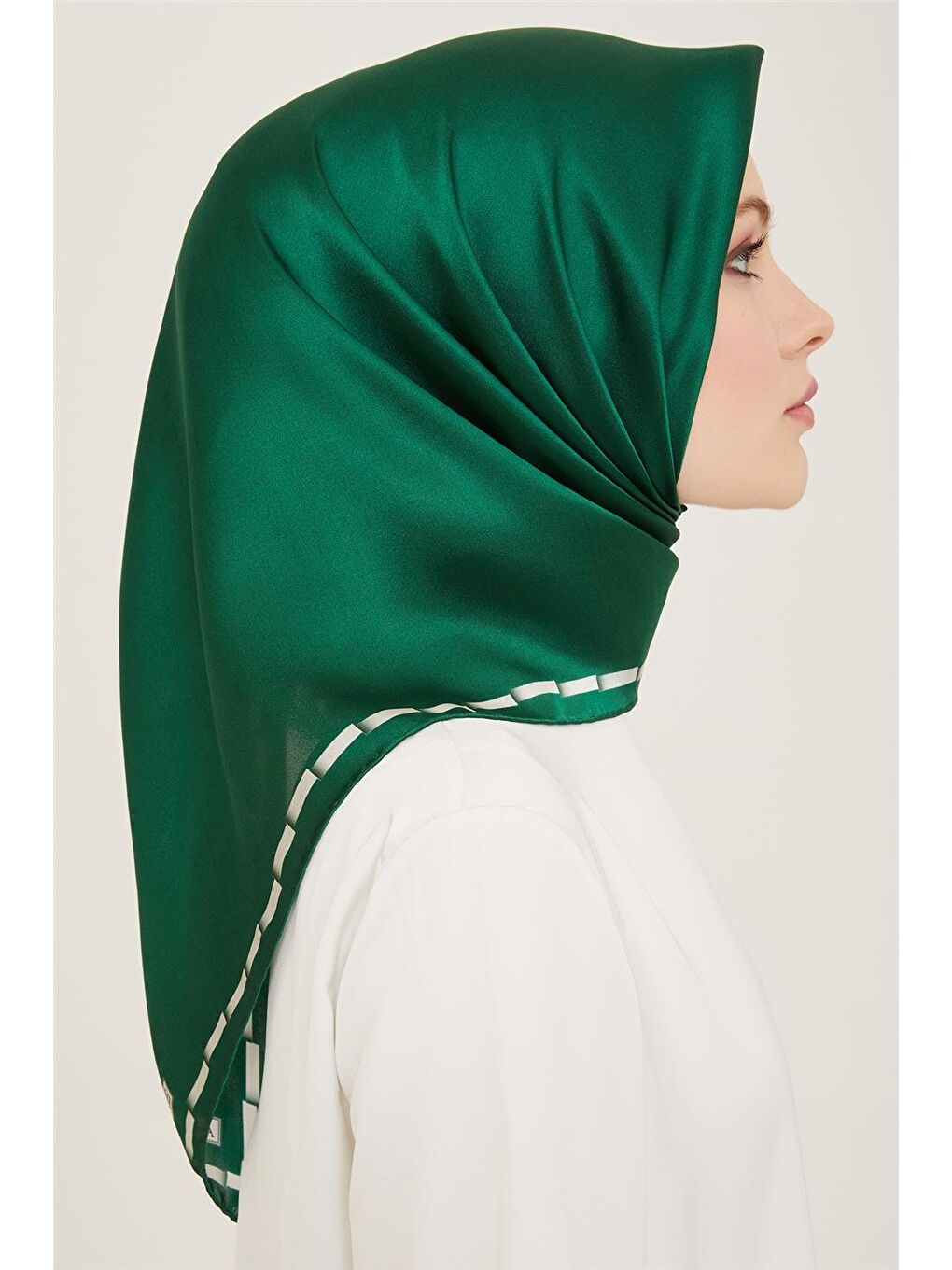 Yeşil Klasik Desenli Twill İpek Eşarp 24Ya9165 31 82-1