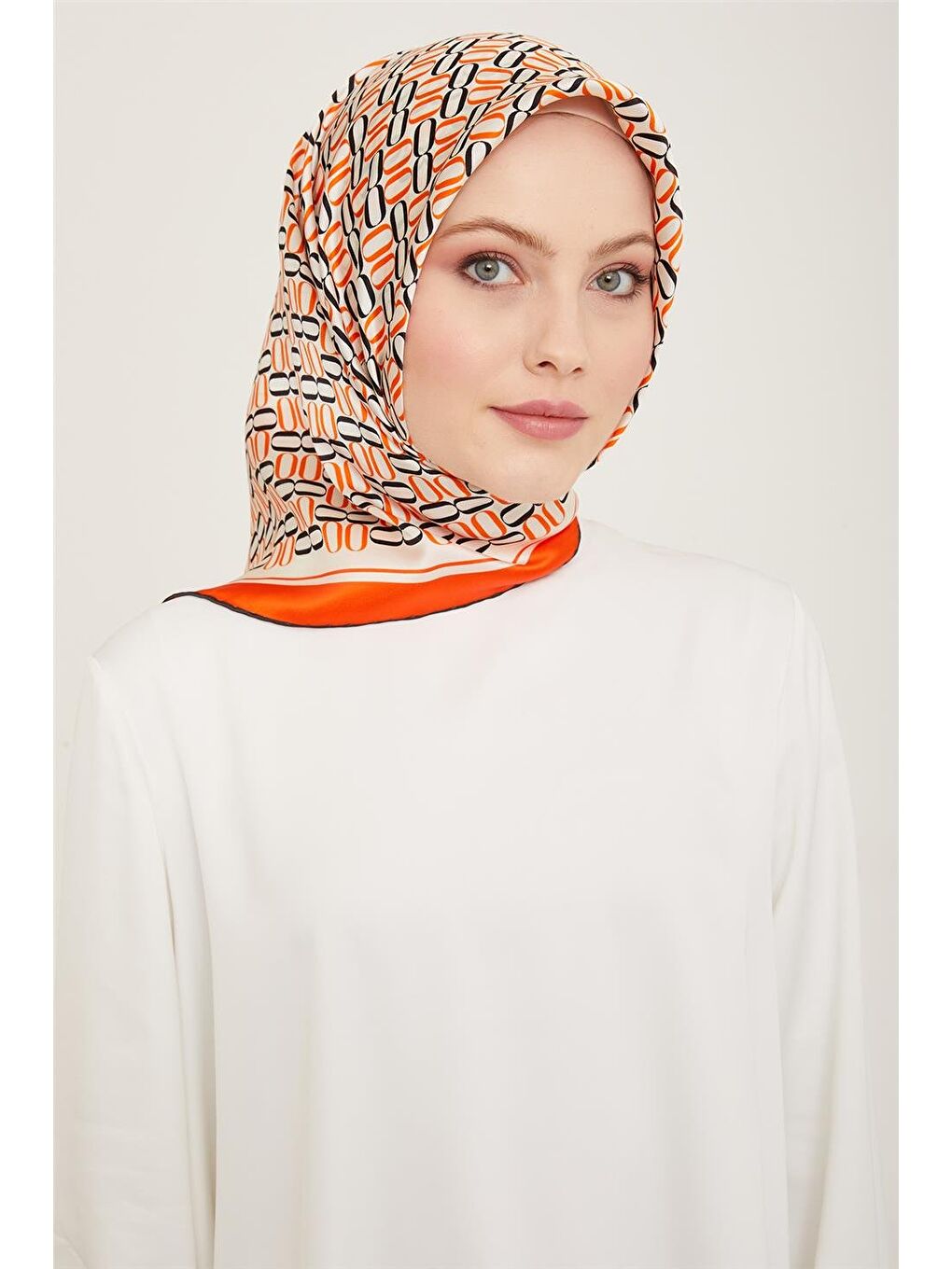Turuncu Klasik Desenli Twill İpek Eşarp 24Ya9149 8 37
