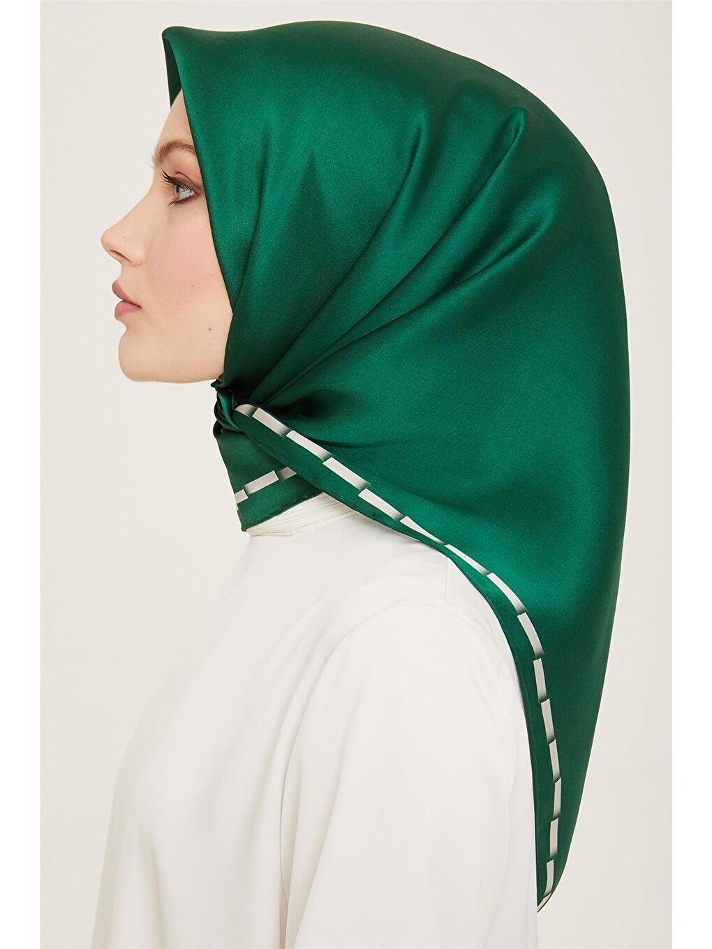 Yeşil Klasik Desenli Twill İpek Eşarp 24Ya9165 31 82-2