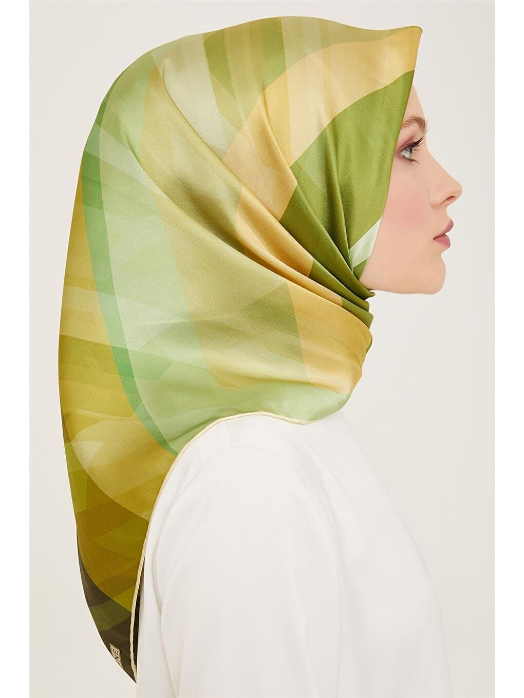 Yeşil Geometrik Desenli Twill İpek Eşarp 24Ya9137 55 56-1