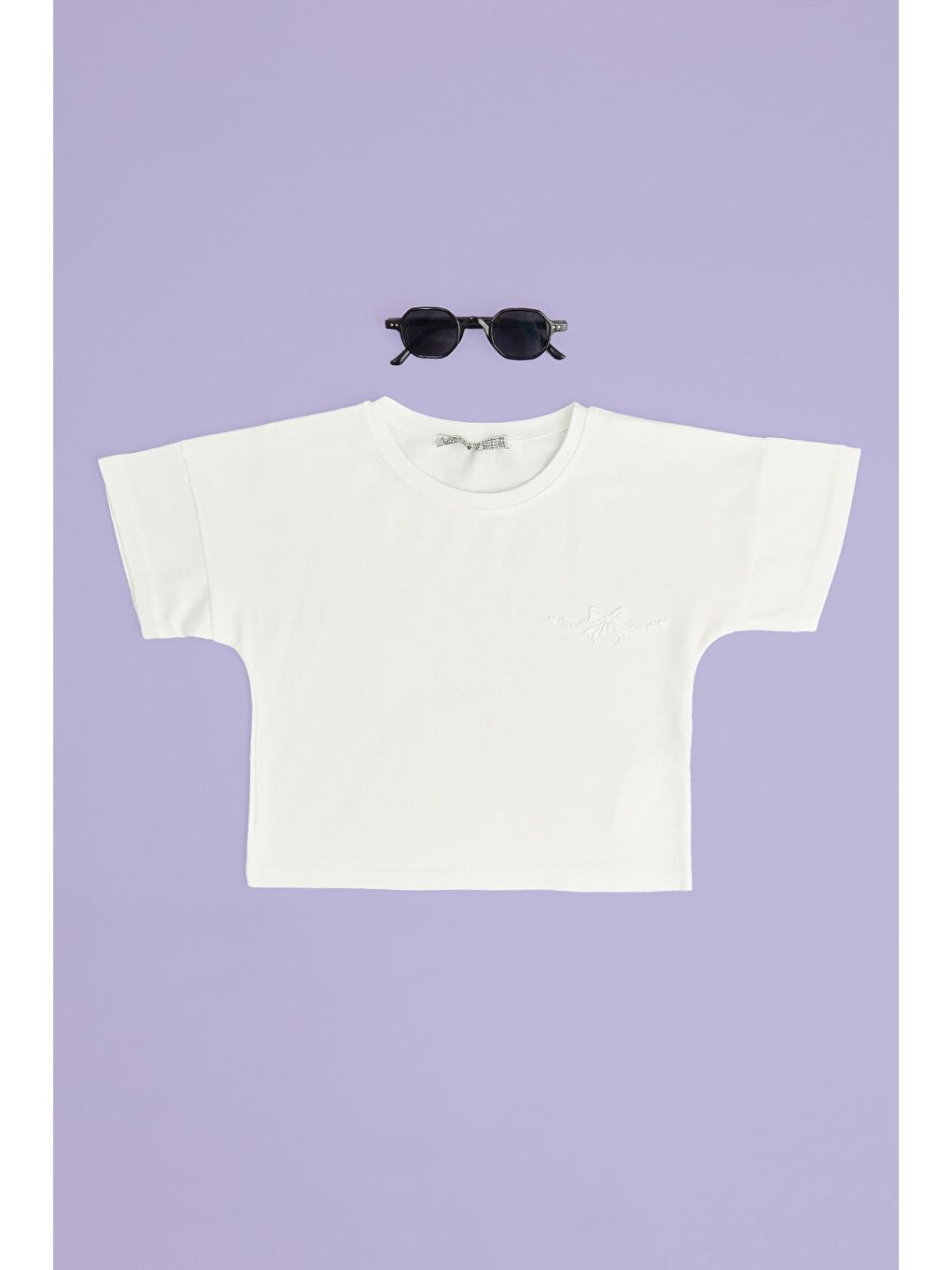 Ekru Kurdele Kabartma Baskılı Kız Çocuk Crop Tişört