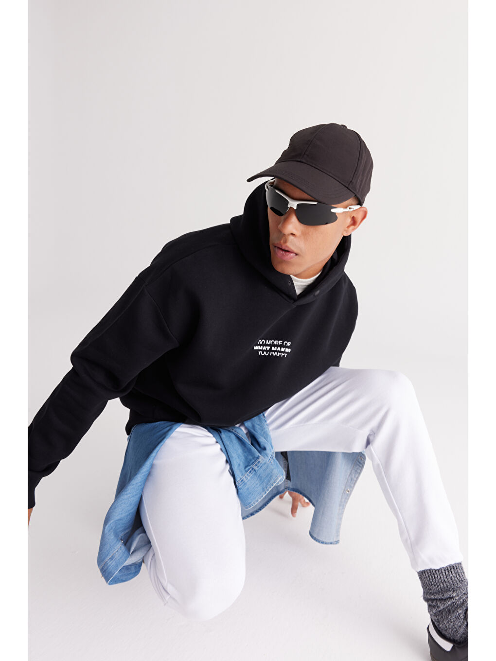 Erkek Siyah Oversize Fit Bol Kesim Kapüşonlu İçi Polarlı Pamuklu Sweatshirt-2