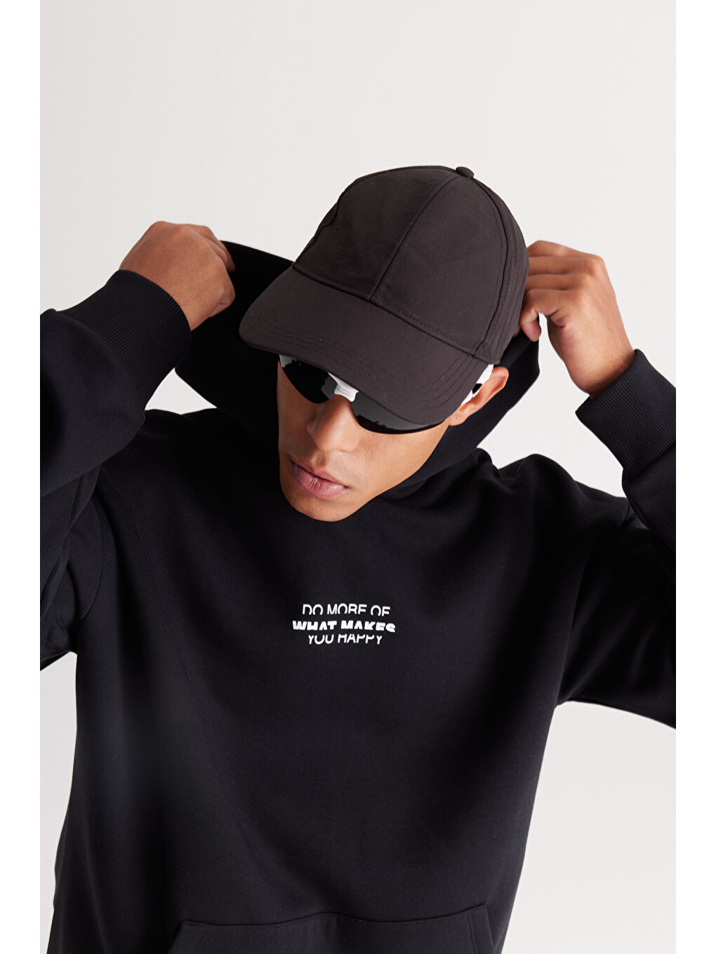 Erkek Siyah Oversize Fit Bol Kesim Kapüşonlu İçi Polarlı Pamuklu Sweatshirt-4