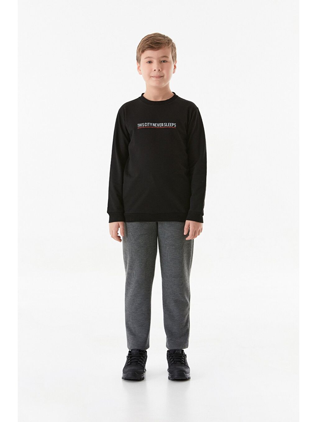 Siyah Yazı Baskılı Bisiklet Yaka Erkek Çocuk Sweatshirt-1