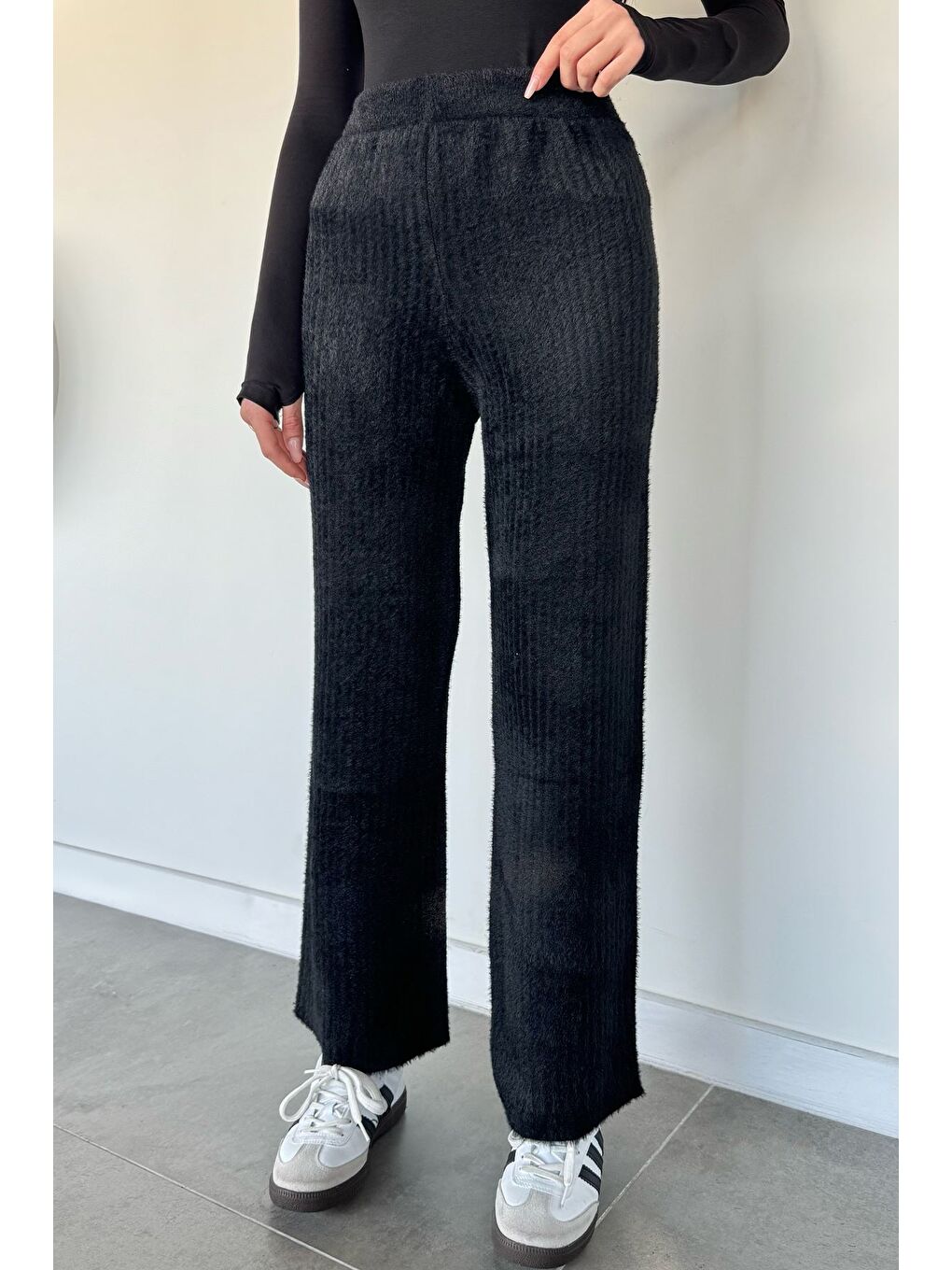 Siyah Kadın Sakallı Triko Pantolon-1