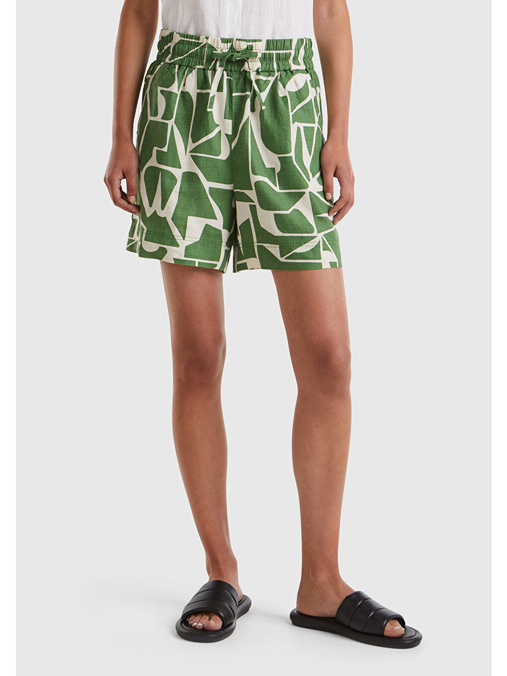 Kadın Yeşil %100 Keten Tamamı Desenli Beli Bağlamalı Şort