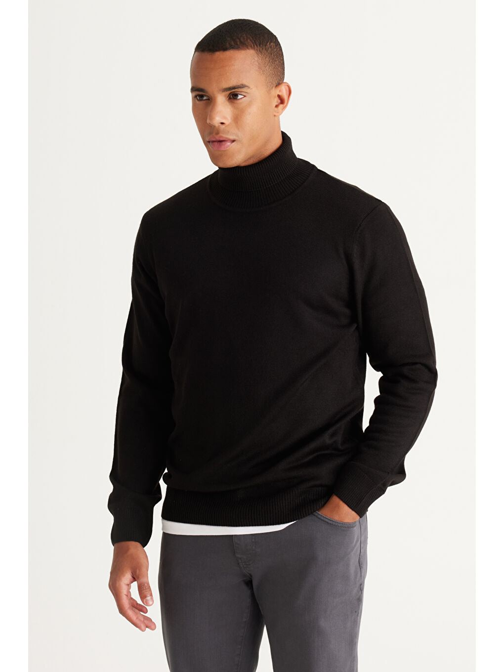 Erkek Siyah Standart Fit Tüylenme Yapmayan Tam Balıkçı Yaka Triko Kazak