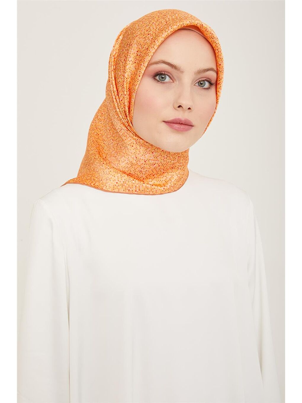 Turuncu Geometrik Desenli Twill İpek Eşarp 24Ya9113 35 51